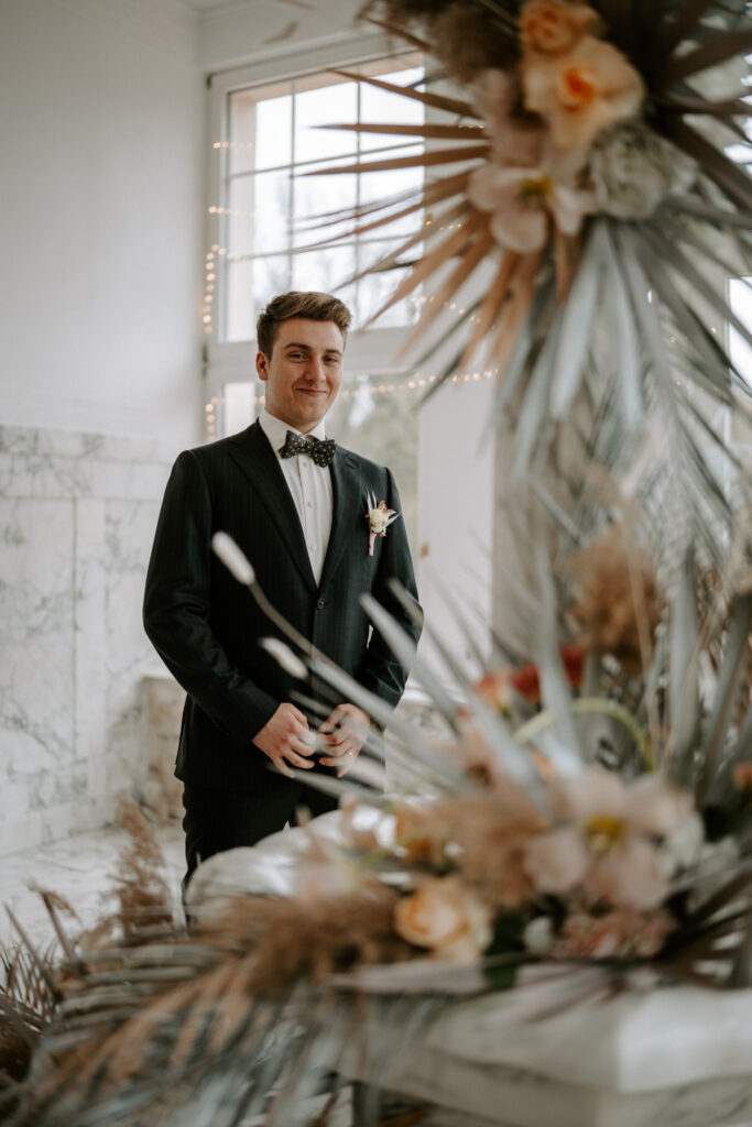 Bräutigam Schloss Teutschenthal Hochzeit Hochzeitsfotograf Braut Boho Hochzeit Hochzeitsfotografin Leipzig