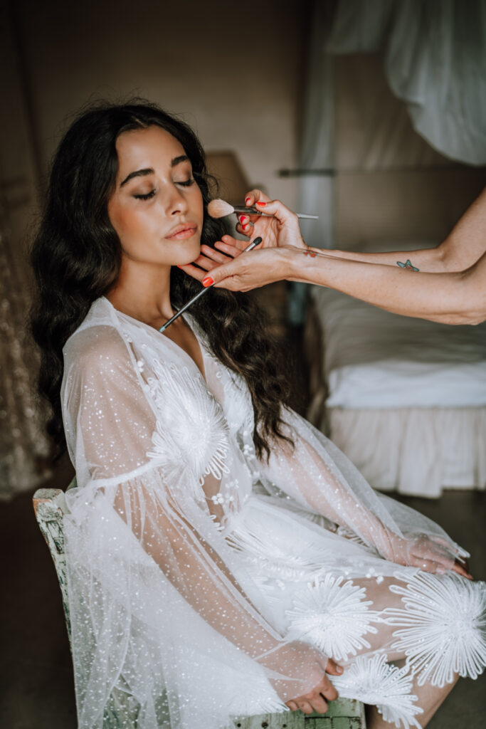 Mallorca Hochzeitsfotograf Freie Trauung Boho Milanova Brautkleid Finca Hochzeit Hochzeitsfotograf Leipzig Blumenbogen