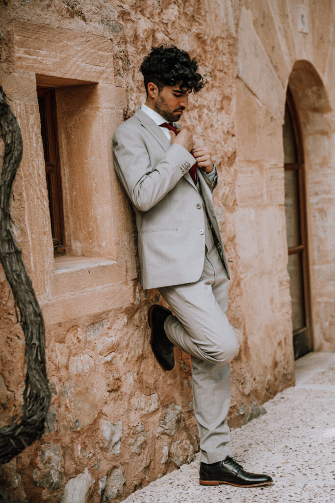 Mallorca Hochzeitsfotograf Freie Trauung Boho Milanova Brautkleid Finca Hochzeit Hochzeitsfotograf Leipzig Getting ready Bräutigam