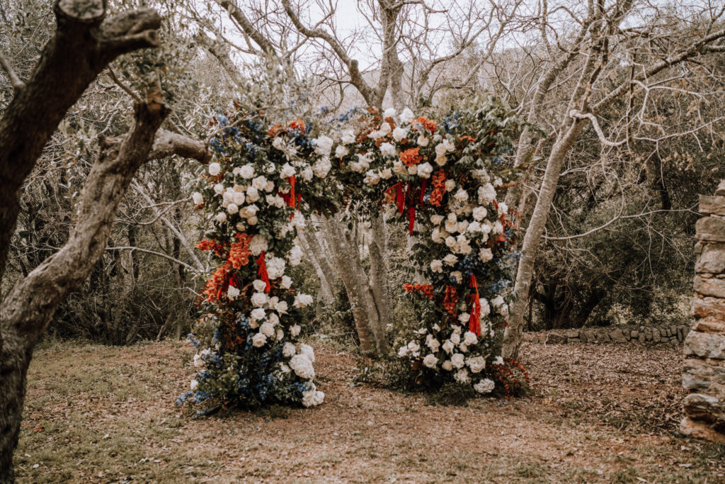 Mallorca Hochzeitsfotograf Freie Trauung Boho Milanova Brautkleid Finca Hochzeit Hochzeitsfotograf Leipzig Blumenbogen