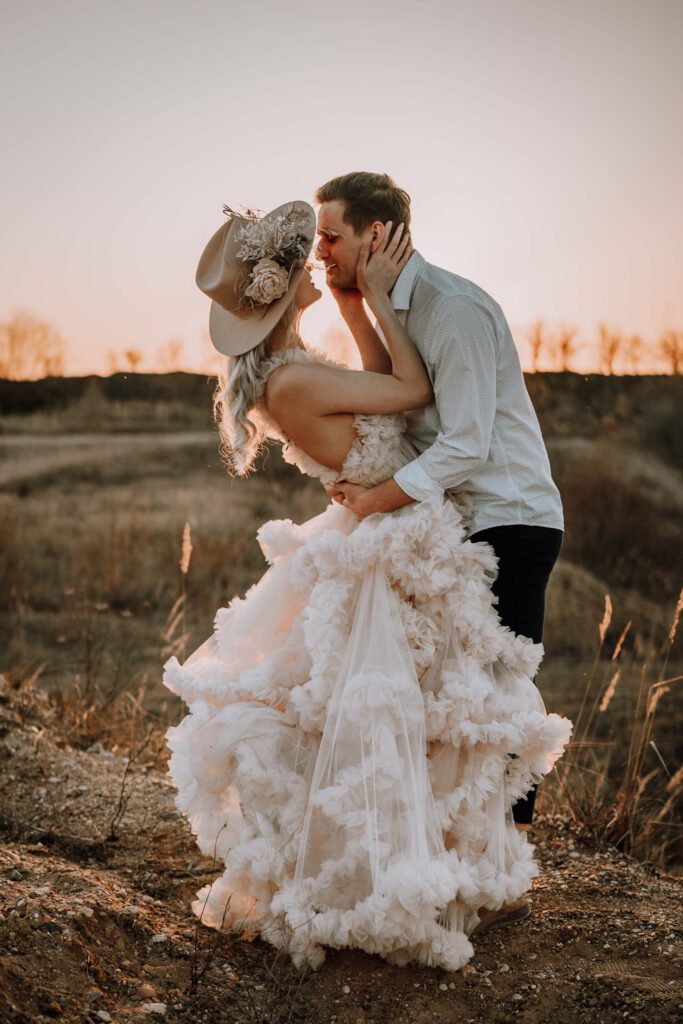 Paarshooting Katharina Hakan Kleid Halle Saale Fotograf Boho Sunset Couple Shooting